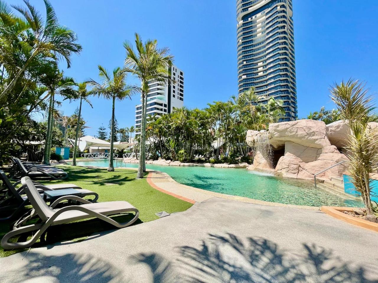 Poolside Villa, Direct Access #45 *