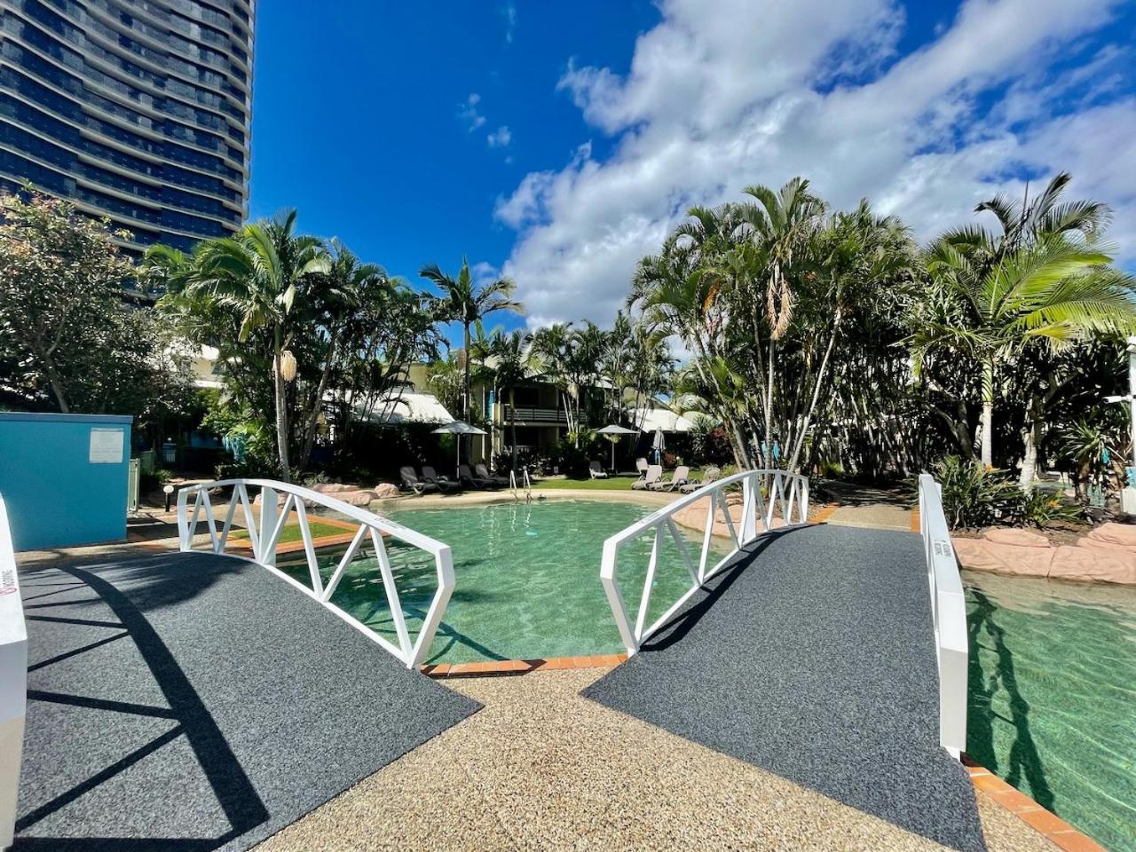 Poolside Villa, Direct Access #45