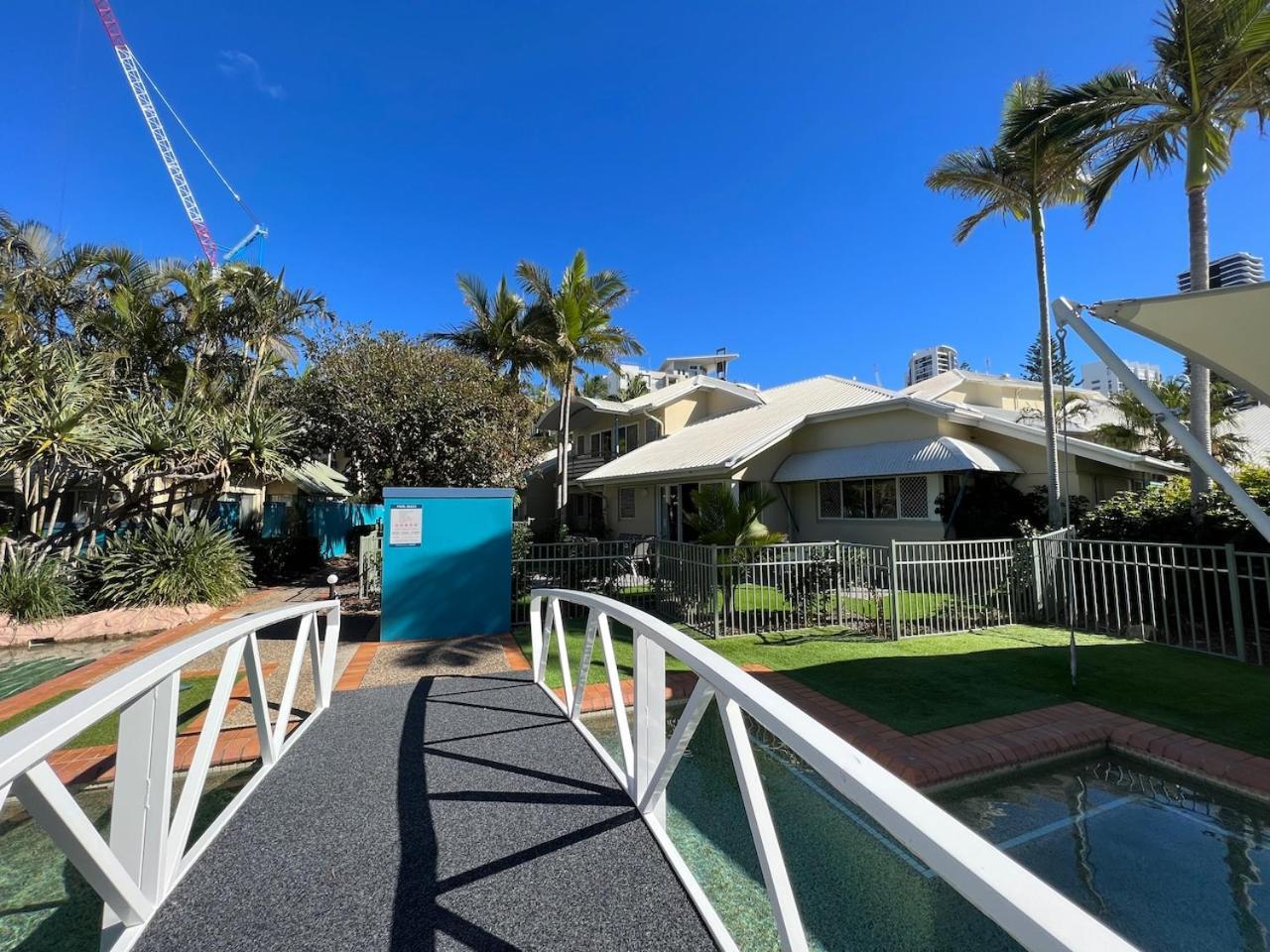 Poolside Villa, Direct Access #45 *