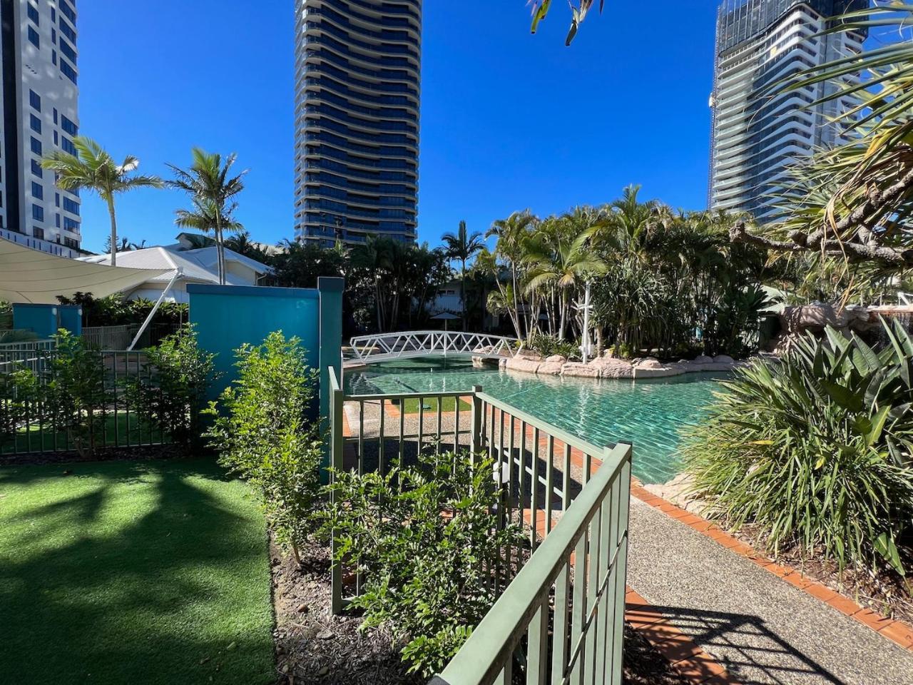 Poolside Villa, Direct Access #45 Apartment *