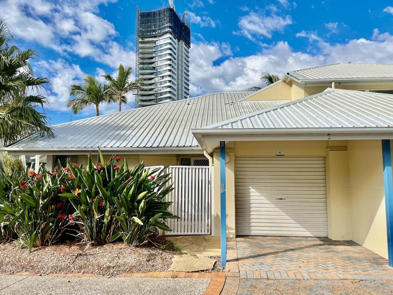 Poolside Villa, Direct Access #45 Apartment *