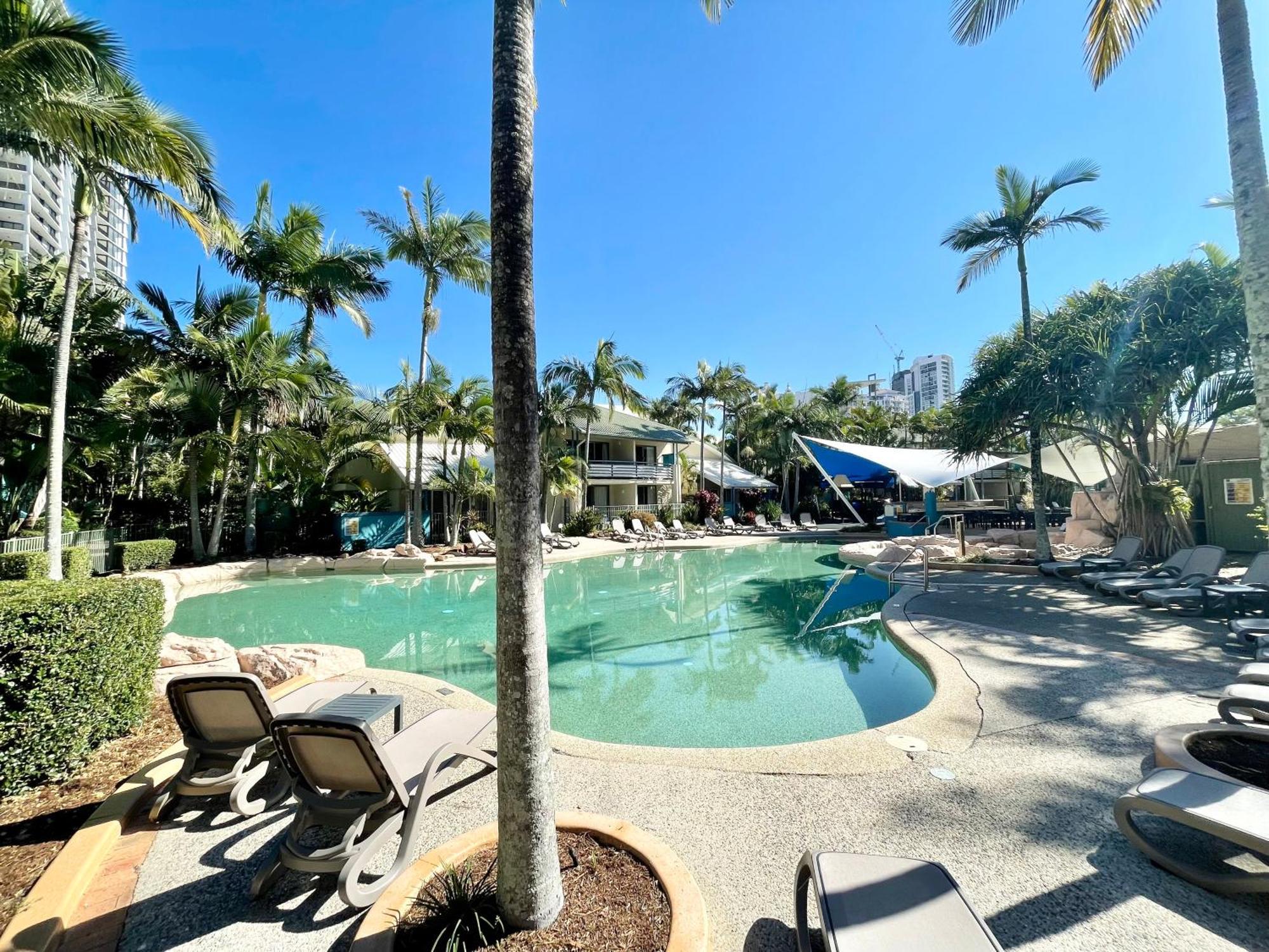 Poolside Villa, Direct Access #45 Gold Coast