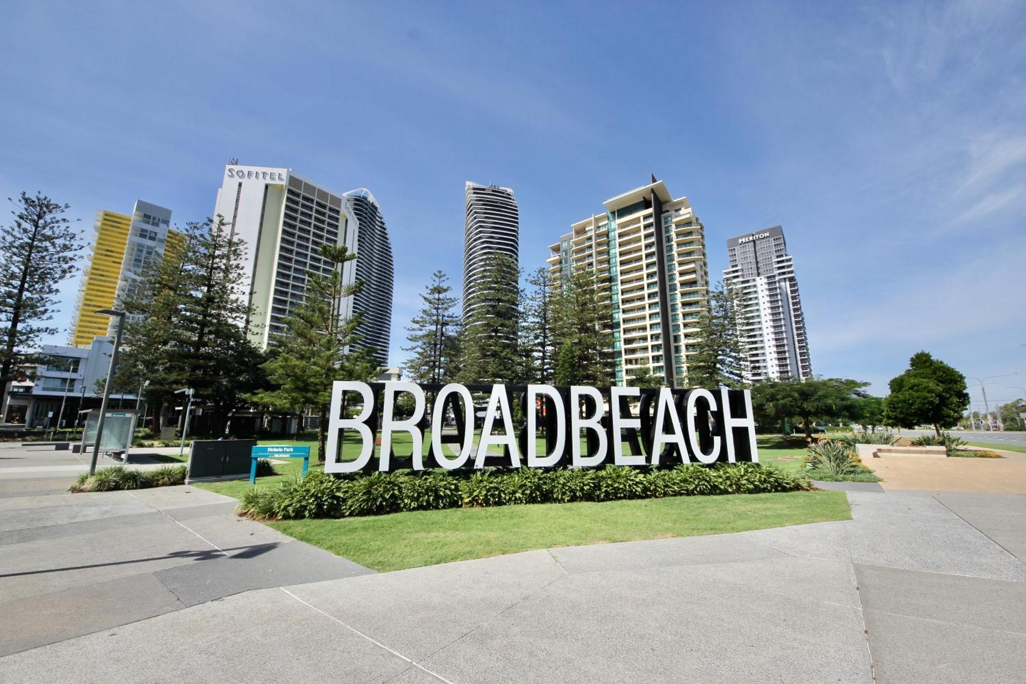 Poolside Villa, Direct Access #45 Gold Coast